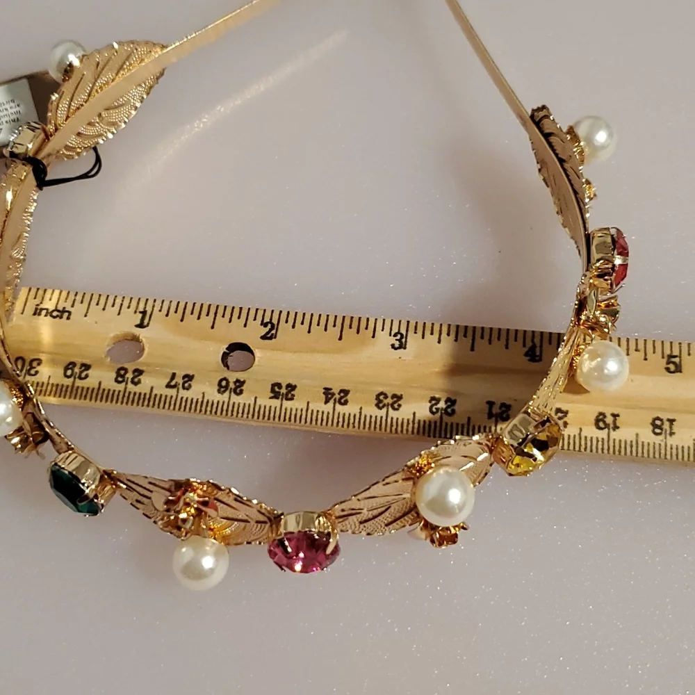 Leaf design•Goldtone•Rhinestones & pearl accents•Headband•NWT